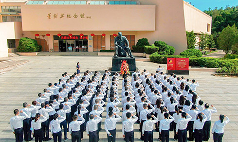 “不忘初心，，，，切记使命”  <br>认真组织开展“七一”主题党日活动